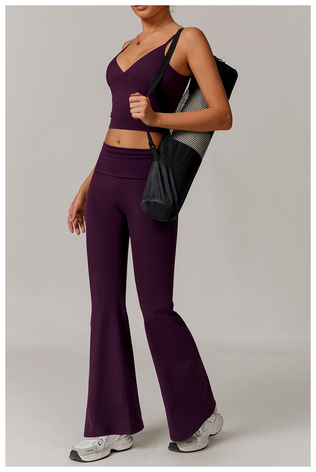 Pantalon évasé à taille retroussée