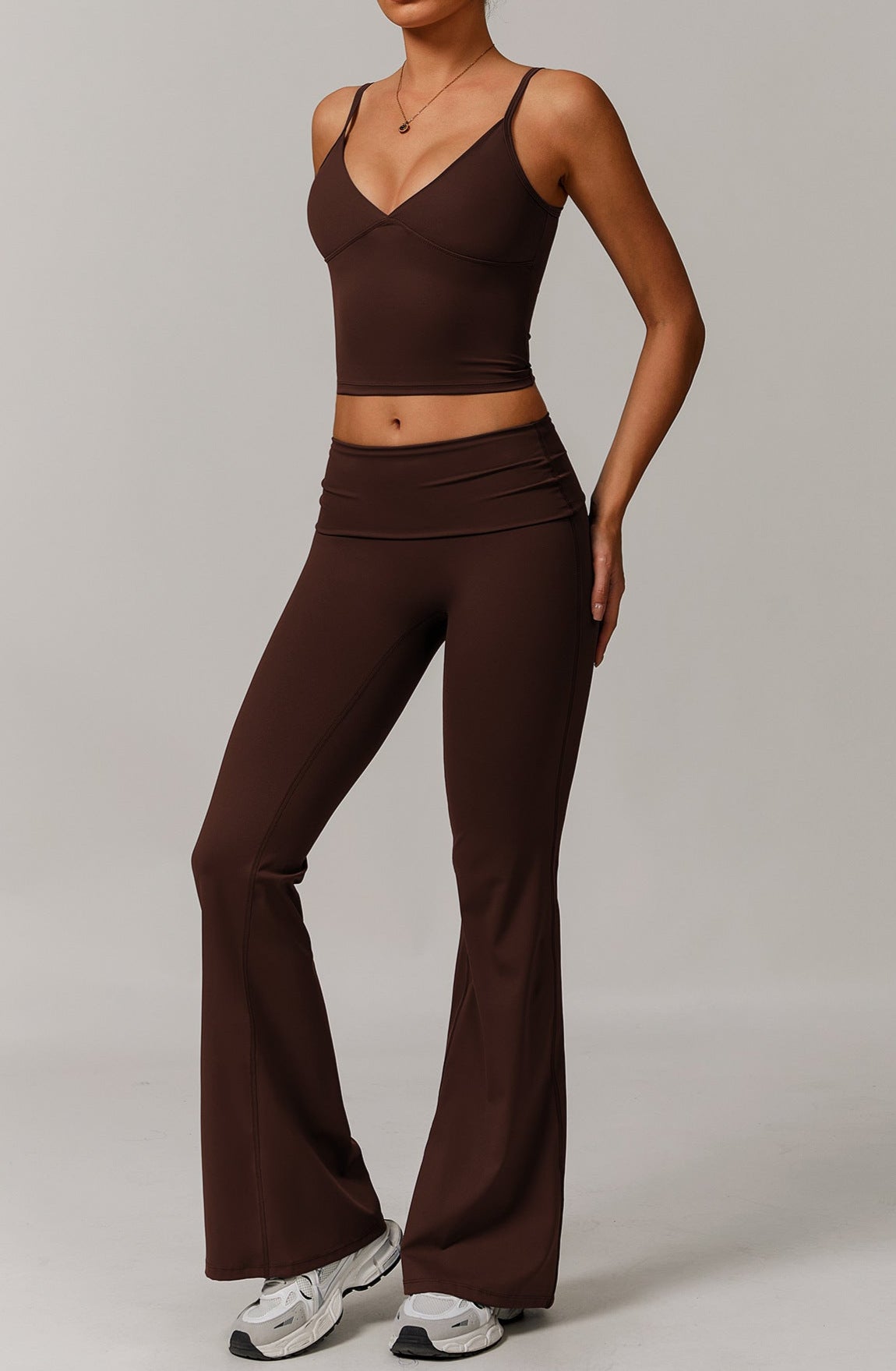 Pantalon évasé à taille retroussée