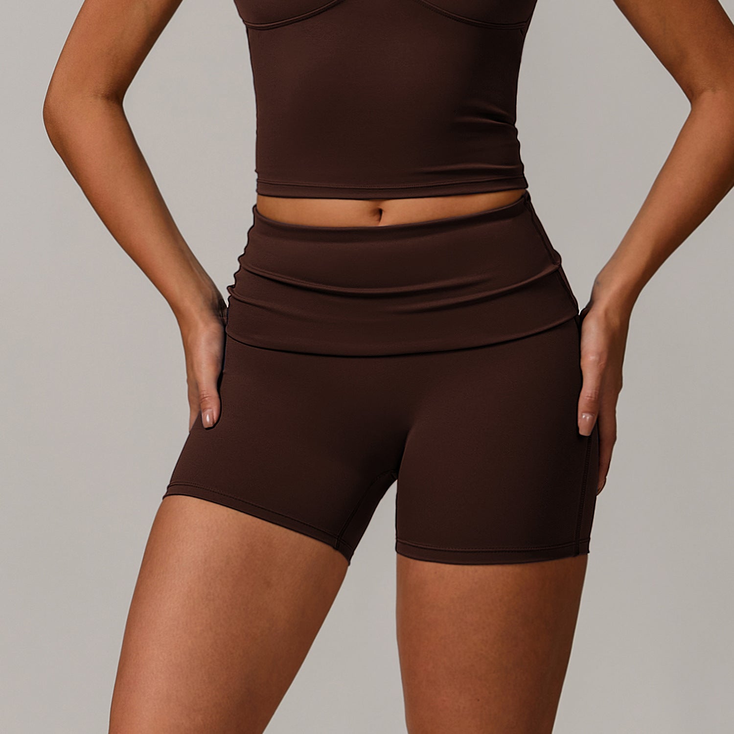 Short taille retroussée